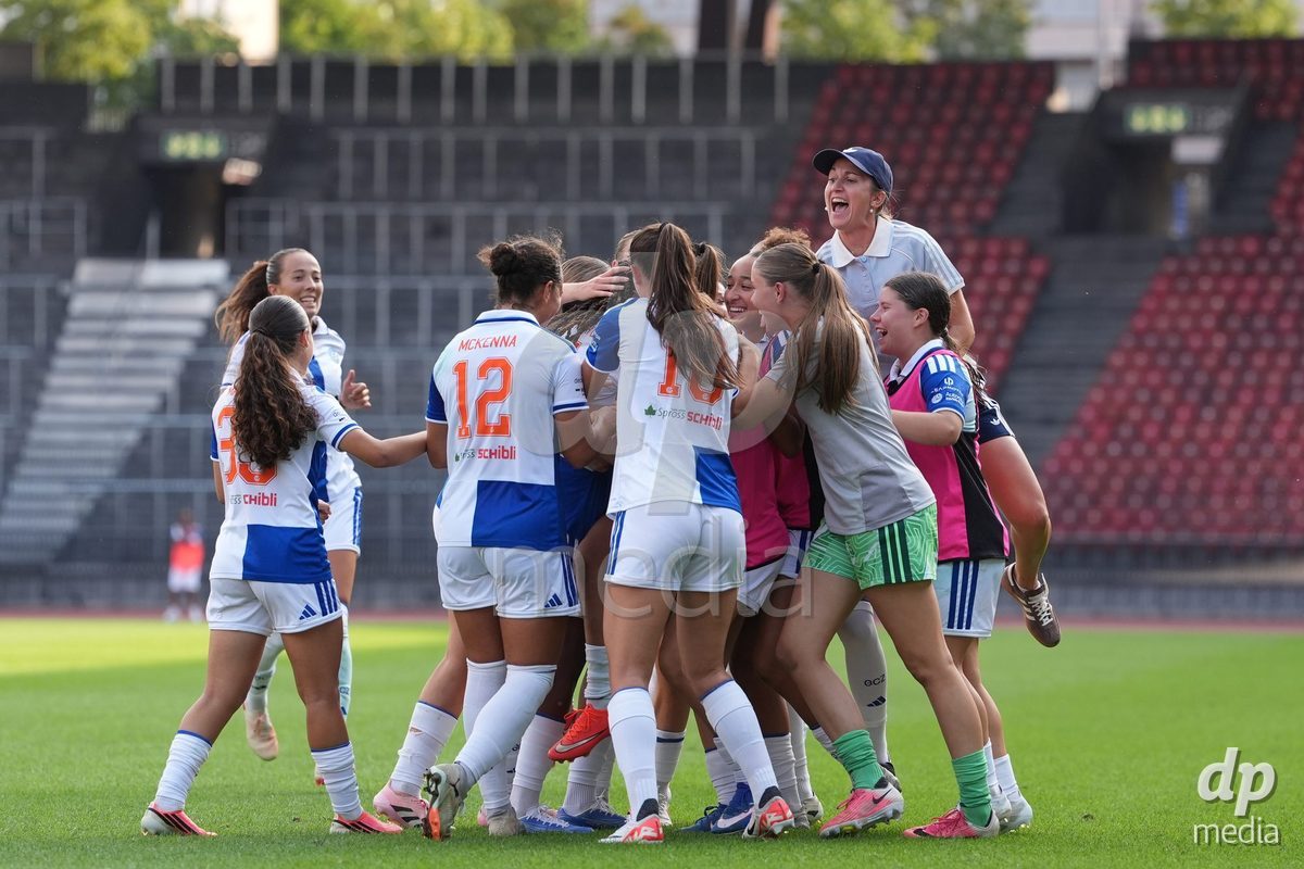 Schweiz: AXA Women's Super League 2026/2027, GC Frauenfussball vs FC Rapperswil-Jona - Stadion Letzigrund, Zürich: Paige Alicia Bailey Gayle (14 Grasshoppers) jubelt nach ihrem Tor zum 4:0 mit dem Team