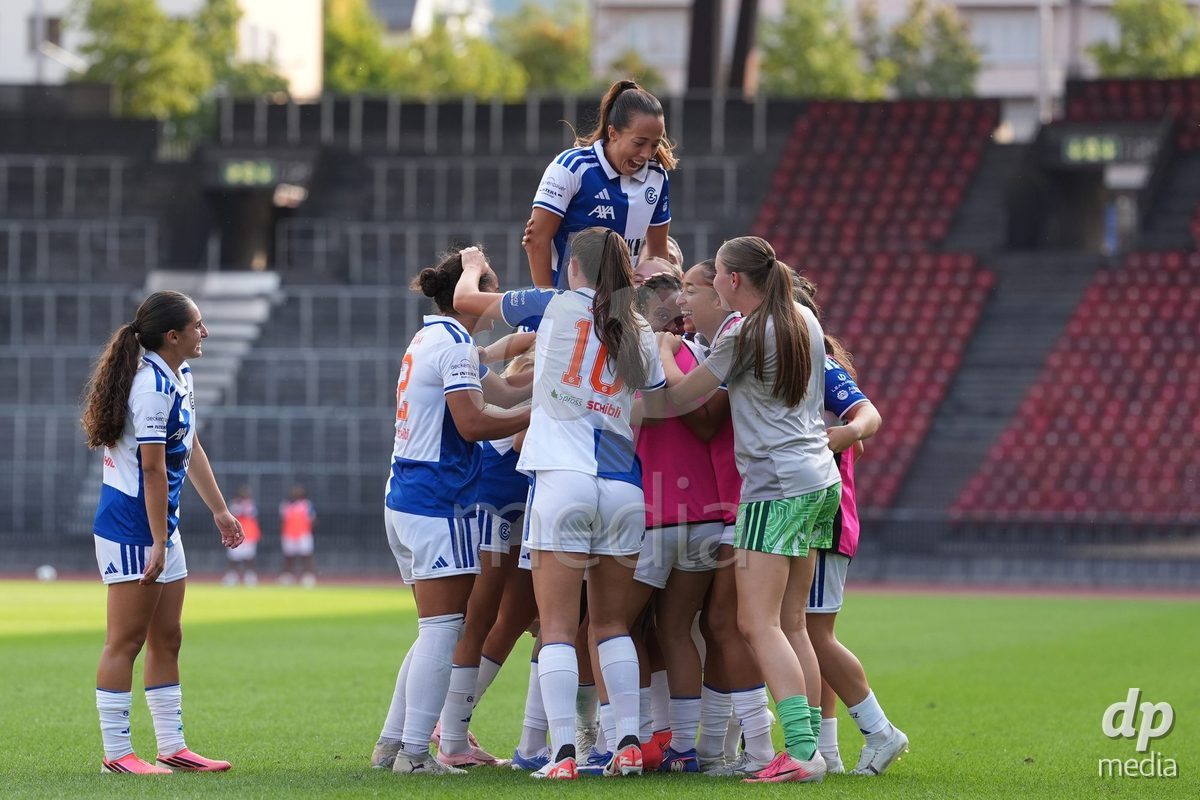 Schweiz: AXA Women's Super League 2026/2027, GC Frauenfussball vs FC Rapperswil-Jona - Stadion Letzigrund, Zürich: Paige Alicia Bailey Gayle (14 Grasshoppers) jubelt nach ihrem Tor zum 4:0 mit dem Team