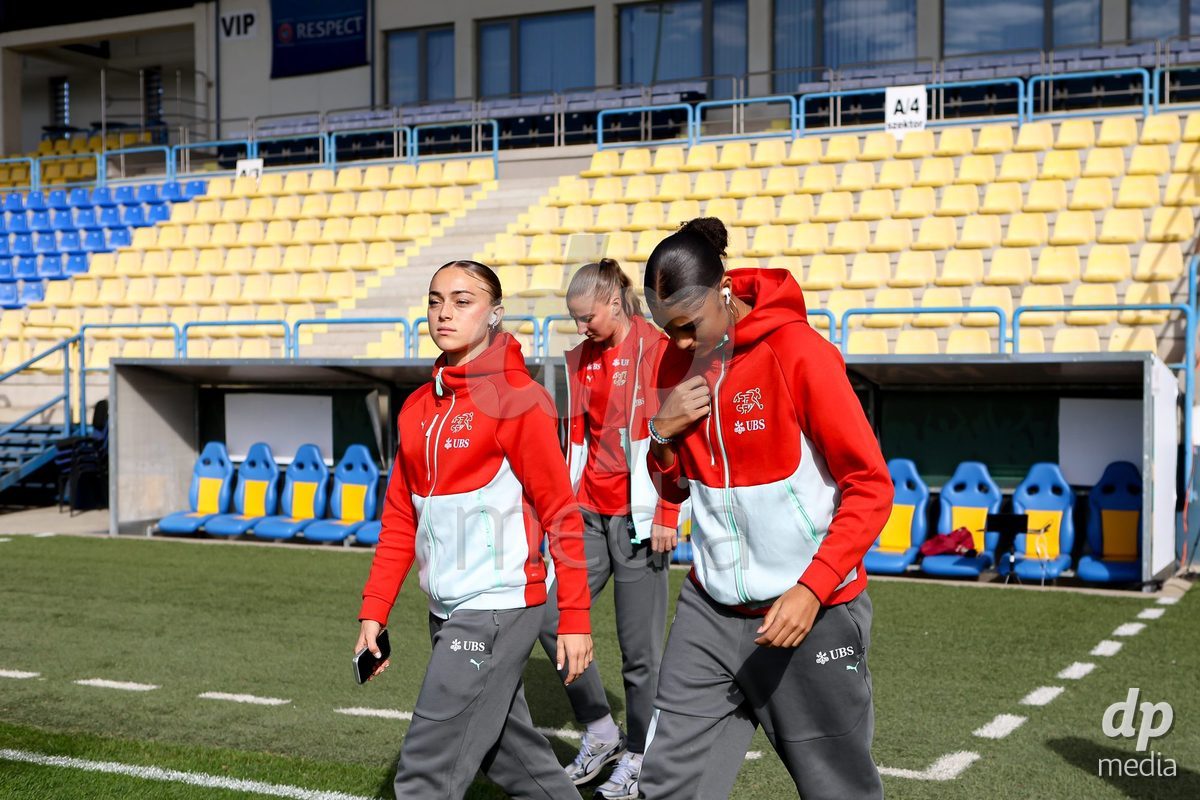 09.10.2026; Mezokovesd, Fussball - UEFA Women's European Qualifiers Playoff Round 1- Israel vs Schweiz: Lia Kamber (SUI), Sydney Schertenleib (SUI)(Pal Gollner/)
