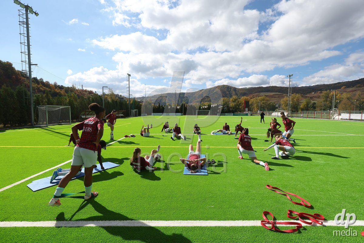 KAKANJ, BOSNIA AND HERZEGOVINA - OCTOBER 13: Players of Switzerland warms up prior to the UEFA Womens European Under-19 Qualifier match between Denmark and Switzerland at Mladost Stadium on October 13, 2026 in Kakanj, Bosnia and Herzegovina. Photo: Armin Durgut/Pixsell/DP Media