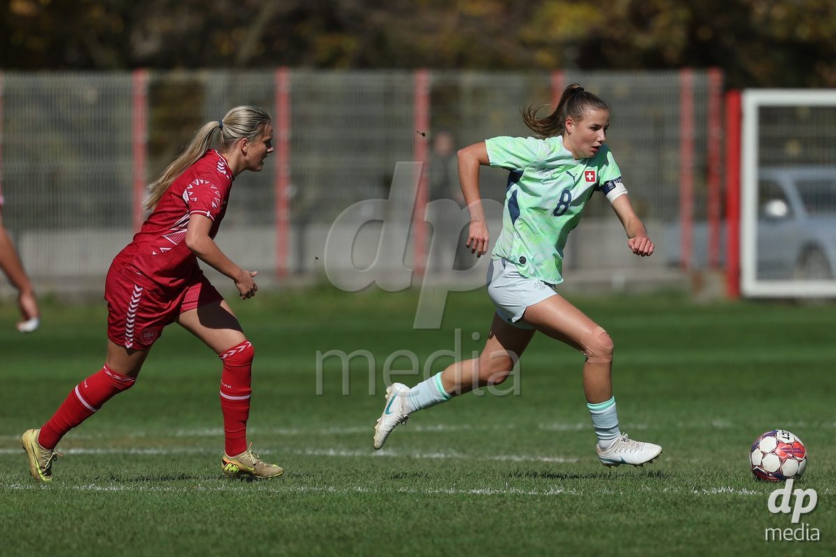 KAKANJ, BOSNIA AND HERZEGOVINA - OCTOBER 13: Nellie Mulvad Gejel of Denmark and Giulia Looser of Switzerland during the UEFA Womens European Under-19 Qualifier match between Denmark and Switzerland at Mladost Stadium on October 13, 2026 in Kakanj, Bosnia and Herzegovina. Photo: Armin Durgut/Pixsell/DP Media