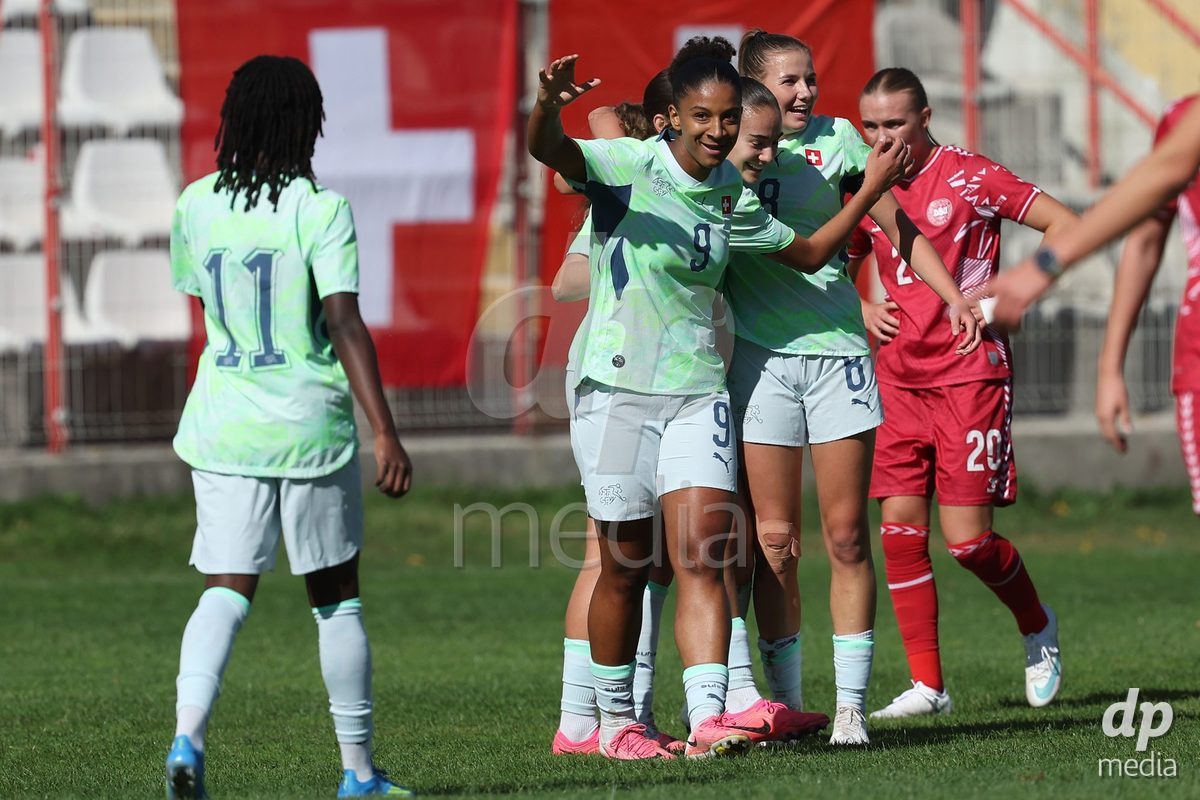 KAKANJ, BOSNIA AND HERZEGOVINA - OCTOBER 13: Players of Switzerland celebrate after Olivia Edelmann of Switzerland score a goal for 1:1 during the UEFA Womens European Under-19 Qualifier match between Denmark and Switzerland at Mladost Stadium on October 13, 2026 in Kakanj, Bosnia and Herzegovina. Photo: Armin Durgut/Pixsell/DP Media