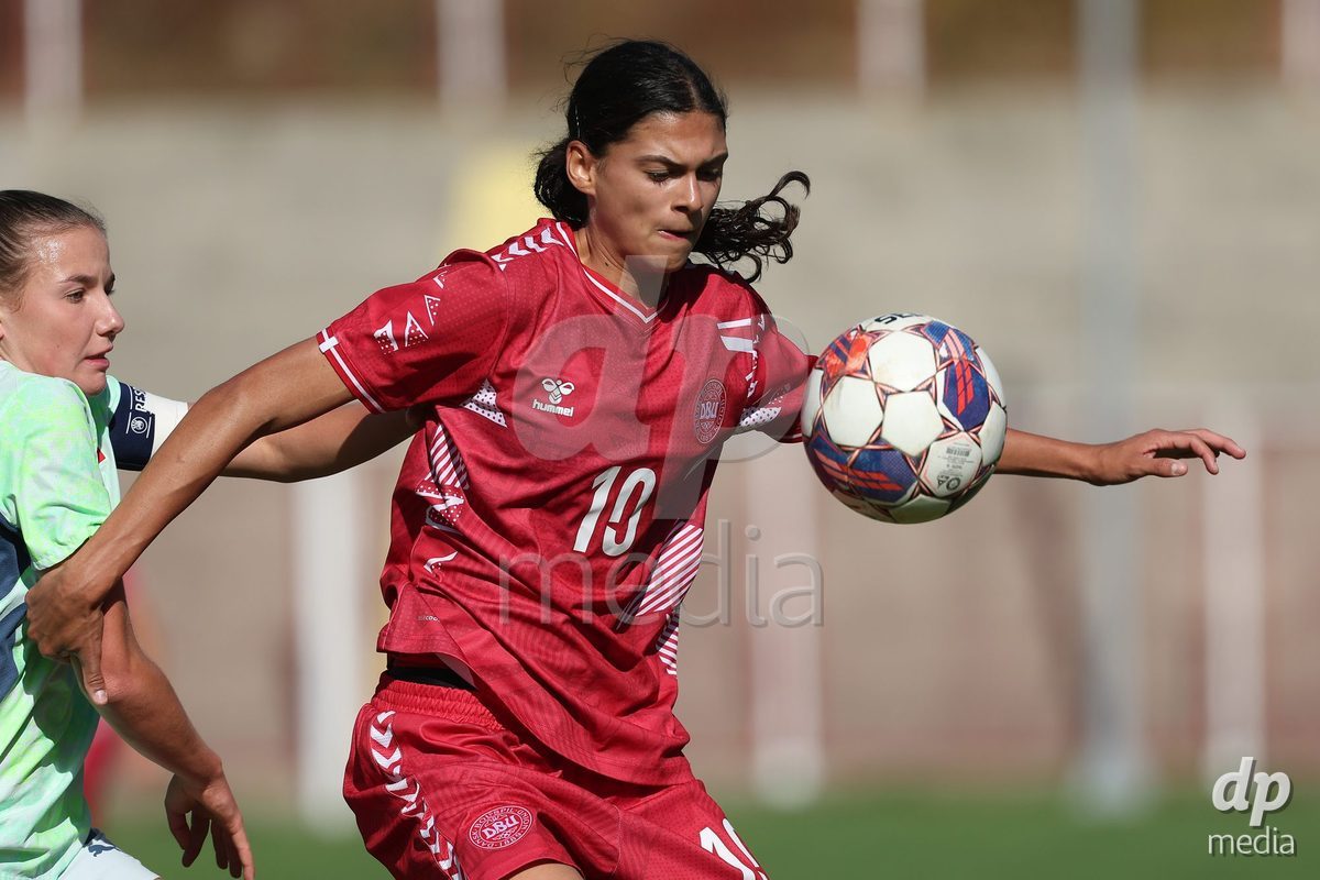 KAKANJ, BOSNIA AND HERZEGOVINA - OCTOBER 13: Giulia Looser of Switzerland and Mila Bischoff of Denmark during the UEFA Womens European Under-19 Qualifier match between Denmark and Switzerland at Mladost Stadium on October 13, 2026 in Kakanj, Bosnia and Herzegovina. Photo: Armin Durgut/Pixsell/DP Media