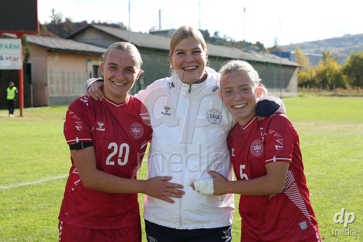 KAKANJ, BOSNIA AND HERZEGOVINA - OCTOBER 13: Nikoline Nielsen of Denmark and Astrid Engsig-Karup of Denmark pose for a photo after the UEFA Womens European Under-19 Qualifier match between Denmark and Switzerland at Mladost Stadium on October 13, 2026 in Kakanj, Bosnia and Herzegovina. Photo: Armin Durgut/Pixsell/DP Media