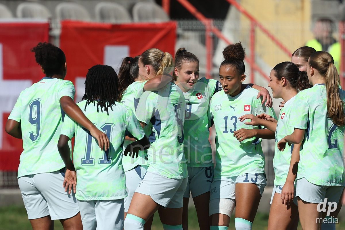 KAKANJ, BOSNIA AND HERZEGOVINA - OCTOBER 13: Players of Switzerland celebrate after Olivia Edelmann of Switzerland score a goal for 1:1 during the UEFA Womens European Under-19 Qualifier match between Denmark and Switzerland at Mladost Stadium on October 13, 2026 in Kakanj, Bosnia and Herzegovina. Photo: Armin Durgut/Pixsell/DP Media