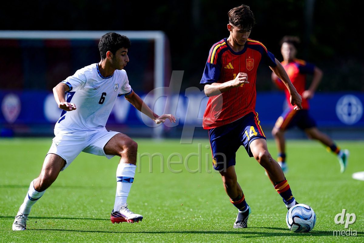 SCHAAN, LIECHTENSTEIN - OCTOBER 15: Jairo Trujillo of Spain and Ori Ahel of Israel battle for the ball during the UEFA European Under-17 Qualifier match between Spain and Israel at LFV Campus Rheinwiese on October 15, 2026 in Schaan, Liechtenstein.