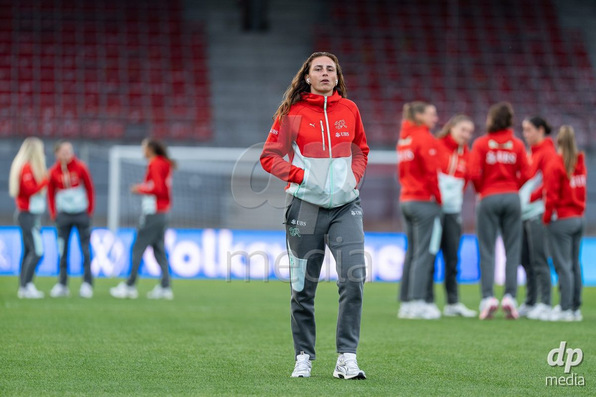 SION, SWITZERLAND, OCTOBER 13 : Lourdes Romero of Switzerland prior to the FIFA Women's World Cup 2027 Women's European Qualifiers Play-offs game between Switzerland and Israel at Stade de Tourbillon on October 13, 2026 in Sion, Switzerland.