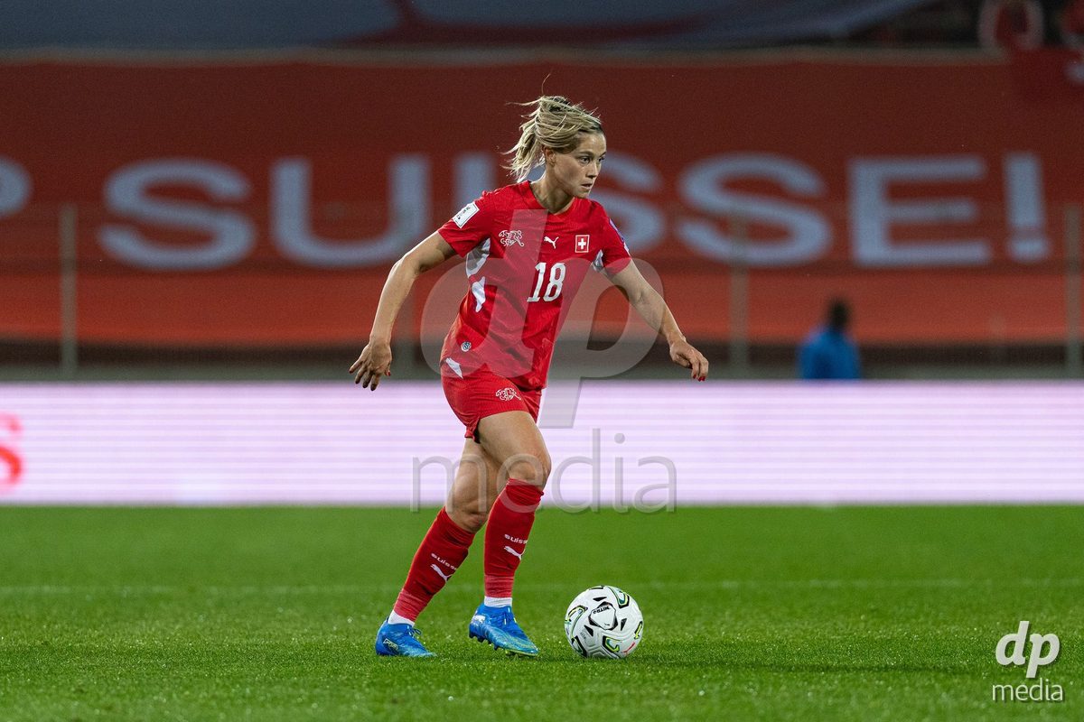 SION, SWITZERLAND, OCTOBER 13 : Viola Calligaris of Switzerland drives the ball during the FIFA Women's World Cup 2027 Women's European Qualifiers Play-offs game between Switzerland and Israel at Stade de Tourbillon on October 13, 2026 in Sion, Switzerland.