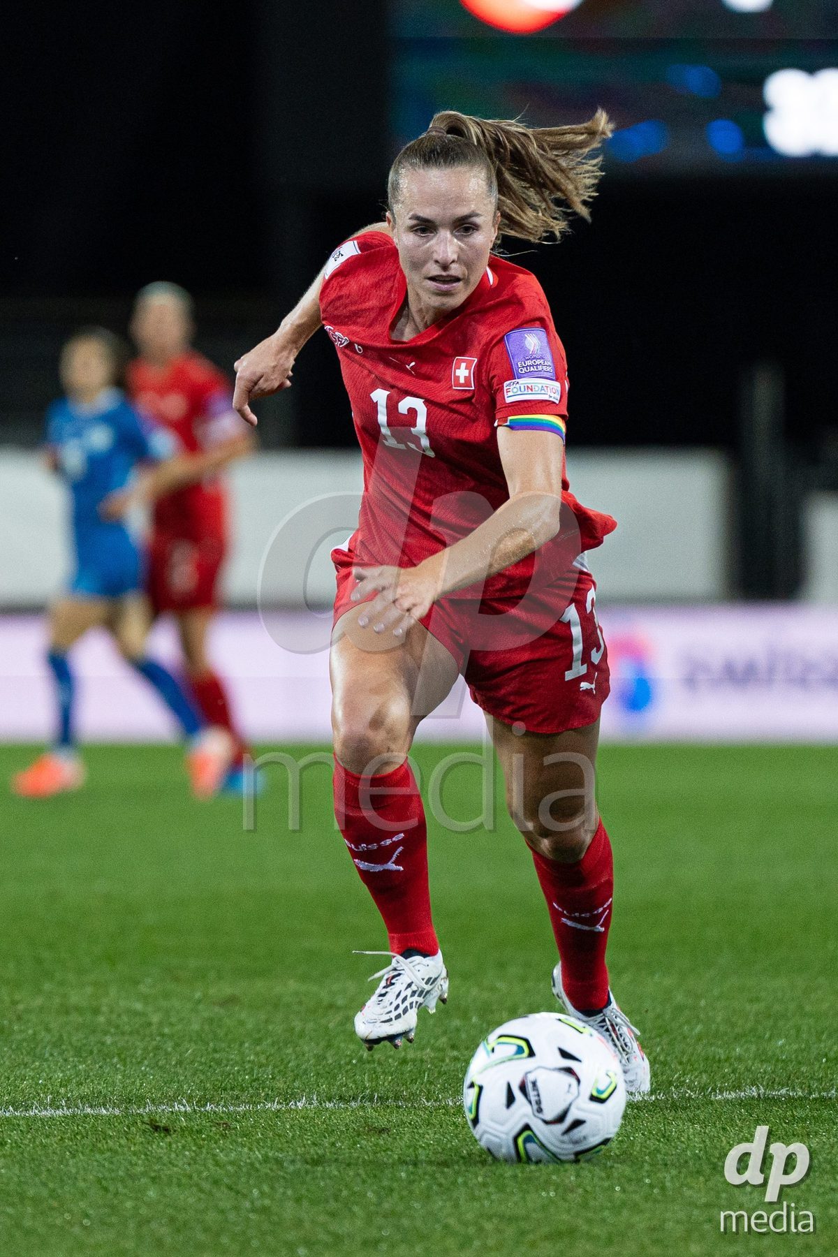 SION, SWITZERLAND, OCTOBER 13 : Lia Wälti of Switzerland runs with the ball during the FIFA Women's World Cup 2027 Women's European Qualifiers Play-offs game between Switzerland and Israel at Stade de Tourbillon on October 13, 2026 in Sion, Switzerland.
