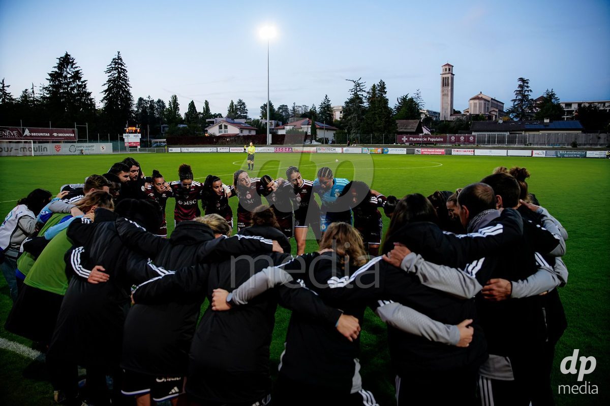 GENEVA, SWITZERLAND - OCTOBER 16: Servette FC Chenois Feminin during the AXA Women's Super League match between Servette FC Chenois Feminin and FC Luzern at Stade de Trois-Chene on October 16, 2026 in Geneva, Switzerland.