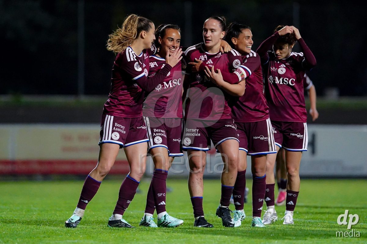 GENEVA, SWITZERLAND - OCTOBER 16: Magdalena Sobal of Servette FC Chenois Feminin celebrating with team after scoring teams fourth goal during the AXA Women's Super League match between Servette FC Chenois Feminin and FC Luzern at Stade de Trois-Chene on October 16, 2026 in Geneva, Switzerland.