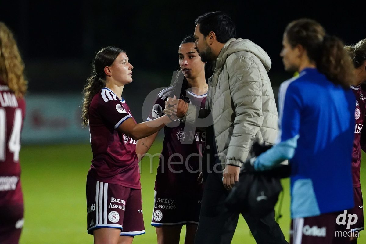 GENEVA, SWITZERLAND - OCTOBER 16: Servette FC Chenois Feminin after winning the AXA Women's Super League match between Servette FC Chenois Feminin and FC Luzern at Stade de Trois-Chene on October 16, 2026 in Geneva, Switzerland.