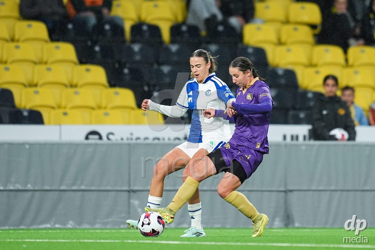 BERN, SWITZERLAND - OCTOBER 17: Emma Egli of Grasshopper Club Zurich (L) and Malaurie Granges of BSC YB Frauen battle for the ball (duel)  during the AXA Women's Super League match between BSC YB Frauen and GC Frauenfussball at Wankdorf Stadion on October 17, 2026 in Bern, Switzerland.