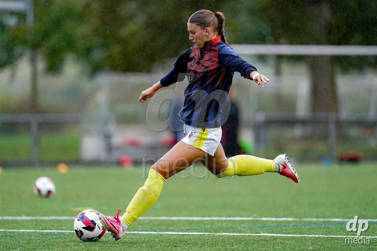 AARAU, SWITZERLAND - OCTOBER 17: Alisa Arthur of FC Basel 1893 warming up during the AXA Women's Super League match between FC Aarau Frauen and FC Basel 1893 at Sportanlage Schachen on October 17, 2026 in Aarau, Switzerland.