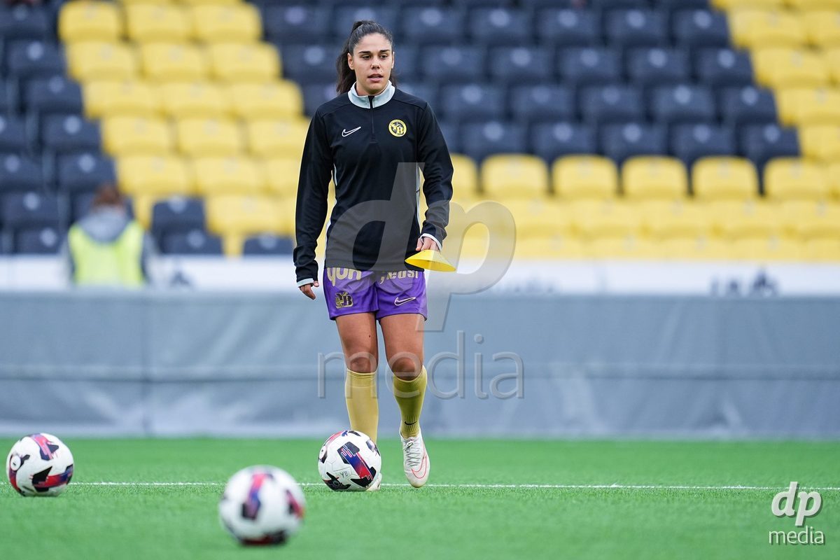 BERN, SWITZERLAND - OCTOBER 17: Laura Frey of BSC YB Frauen during warm up prior to the AXA Women's Super League match between BSC YB Frauen and GC Frauenfussball at Wankdorf Stadion on October 17, 2026 in Bern, Switzerland.