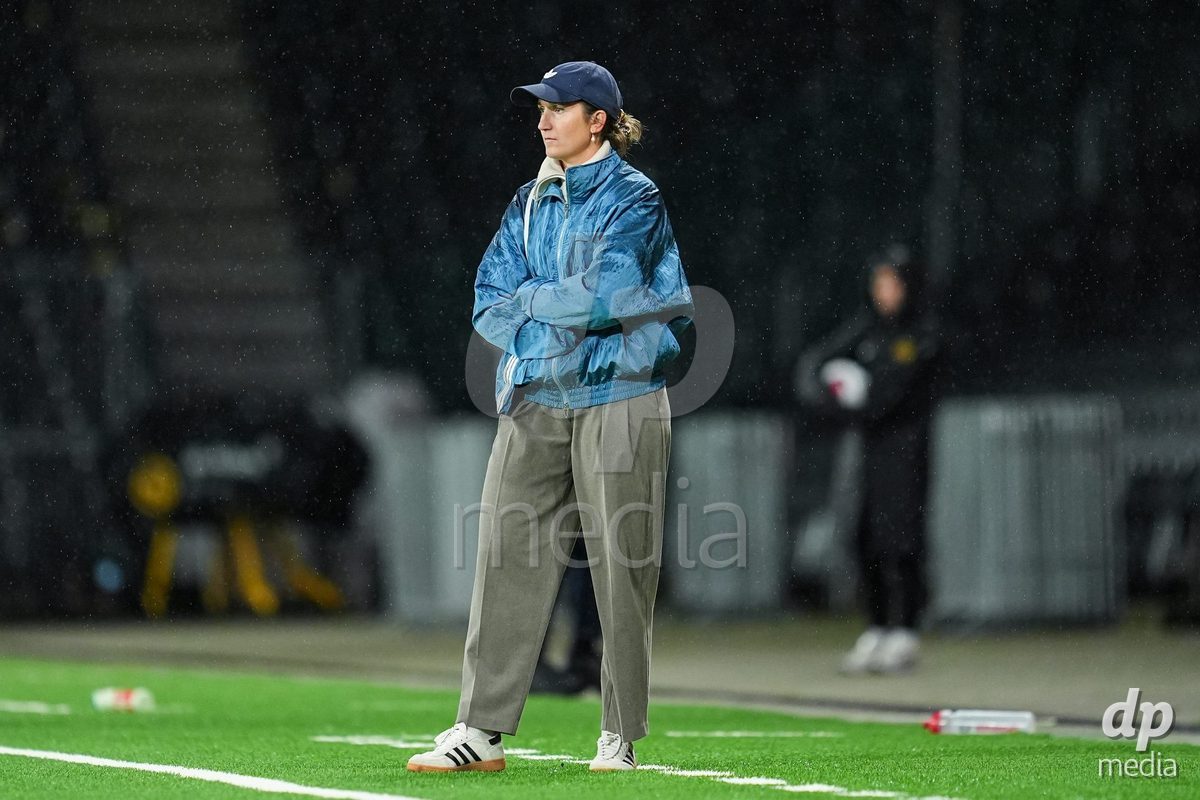 BERN, SWITZERLAND - OCTOBER 17: Laura Vetterlein, Headcoach of GC Frauenfussball looks on during the AXA Women's Super League match between BSC YB Frauen and GC Frauenfussball at Wankdorf Stadion on October 17, 2026 in Bern, Switzerland.
