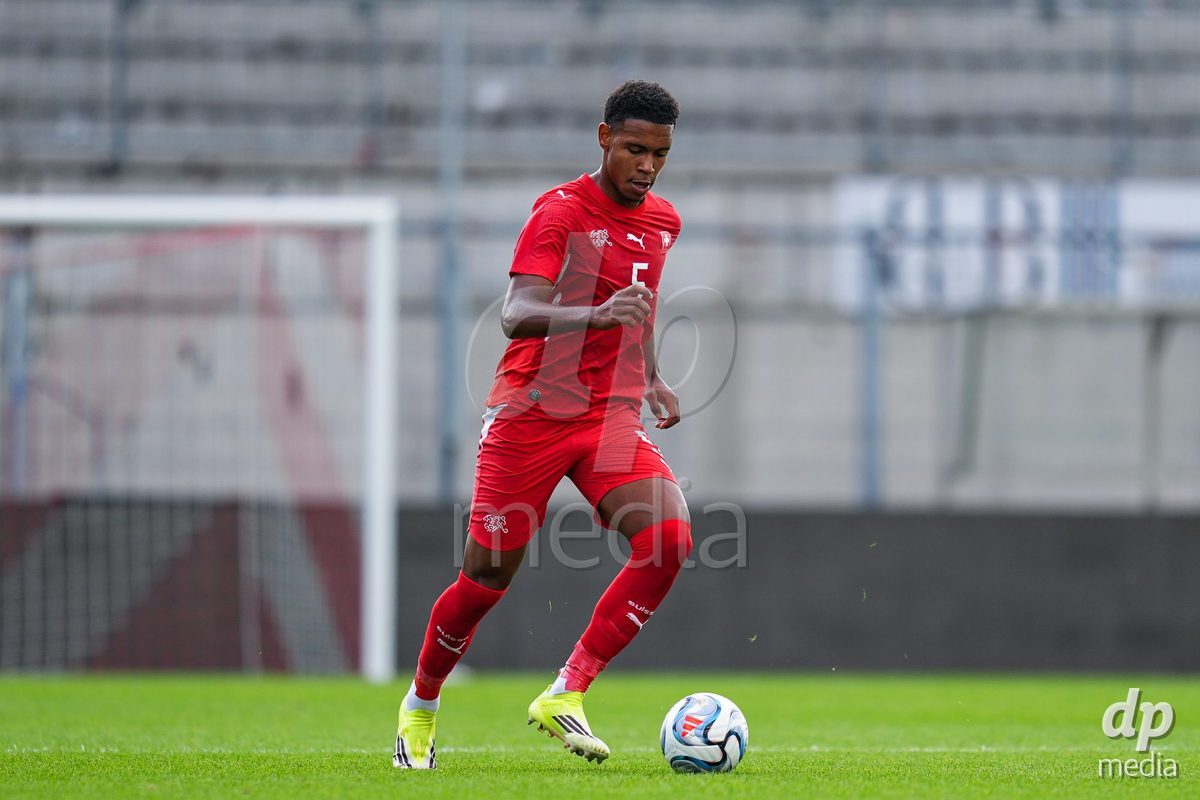 VADUZ, LIECHTENSTEIN - OCTOBER 18: Noah Kakor of Switzerland controls the ball during the UEFA European Under-17 Qualifier match between Switzerland and Spain at Rheinpark Stadion on October 18, 2026 in Vaduz, Liechtenstein.
