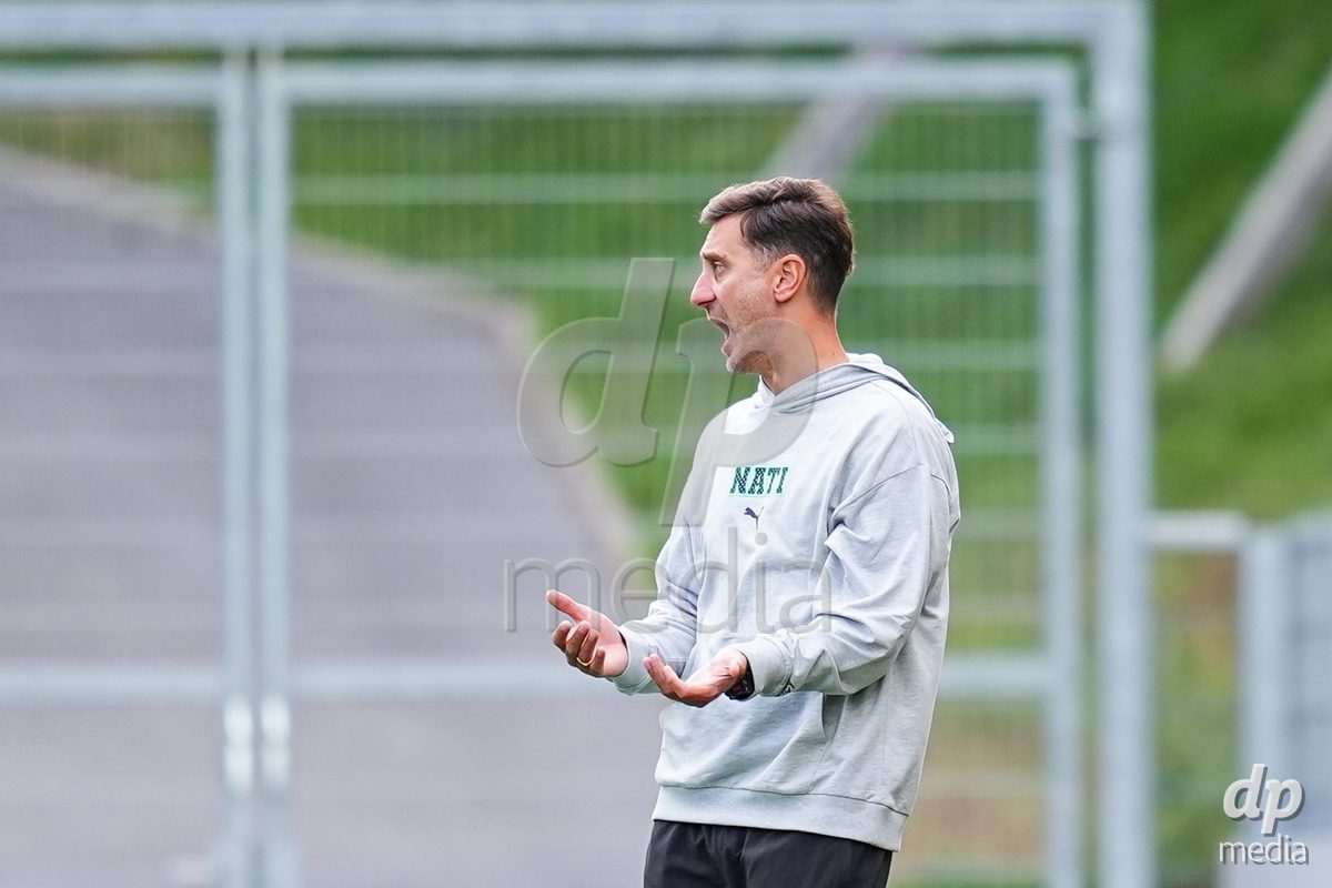VADUZ, LIECHTENSTEIN - OCTOBER 18: Headcoach of Switzerland Ilija Borenovic reacts during the UEFA European Under-17 Qualifier match between Switzerland and Spain at Rheinpark Stadion on October 18, 2026 in Vaduz, Liechtenstein.
