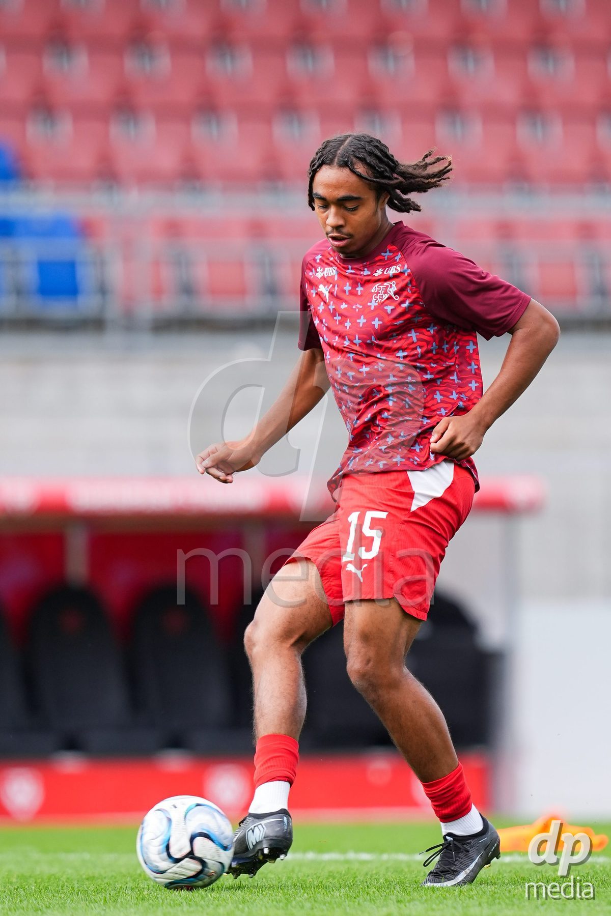 VADUZ, LIECHTENSTEIN - OCTOBER 18: Leon White of Switzerland during warm up prior to the UEFA European Under-17 Qualifier match between Switzerland and Spain at Rheinpark Stadion on October 18, 2026 in Vaduz, Liechtenstein.