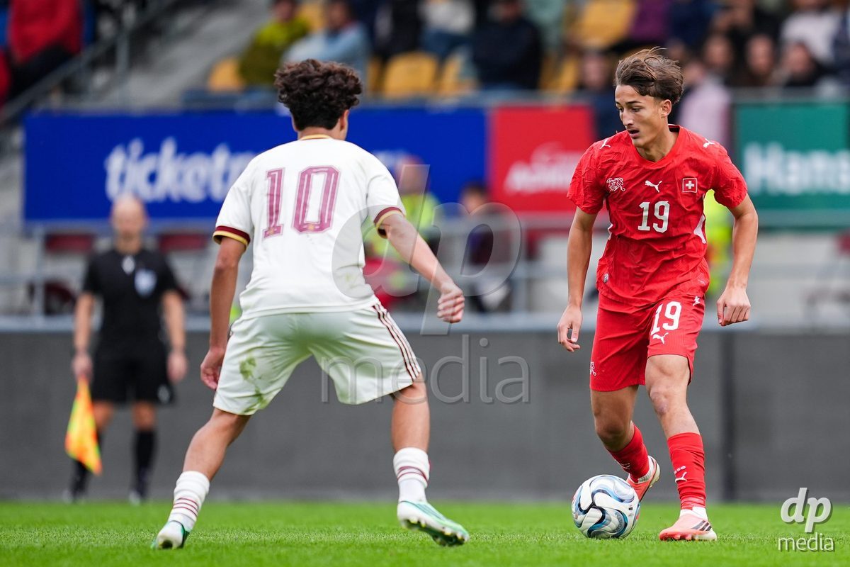 VADUZ, LIECHTENSTEIN - OCTOBER 18: Eron Dreshaj of Switzerland controls the ball during the UEFA European Under-17 Qualifier match between Switzerland and Spain at Rheinpark Stadion on October 18, 2026 in Vaduz, Liechtenstein.