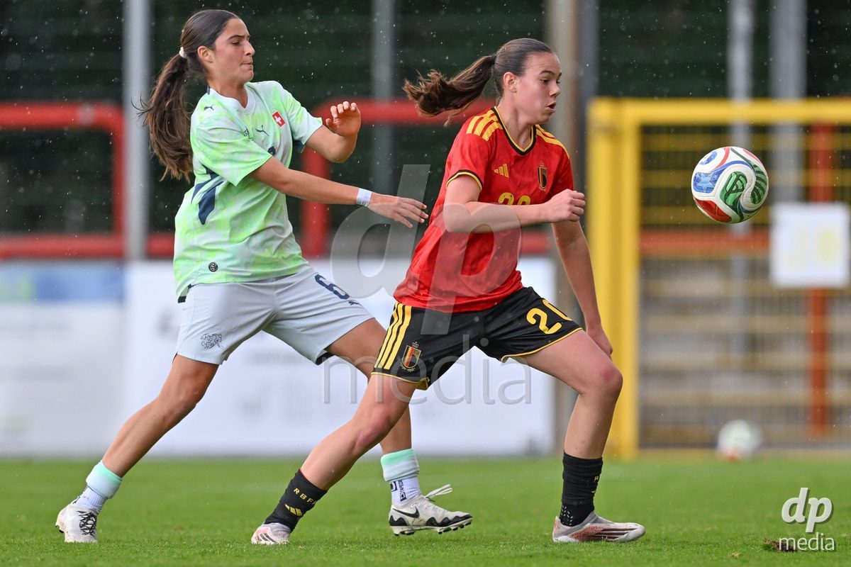 MOUSCRON, BELGIUM - OCTOBER 22: Annabelle Schurer (6) of Switzerland fighting for the ball with Celine Goffings (20) of Belgium during the International Women's Friendly match between Belgium U16 and Switzerland U16 at Le Cannonier on October 22, 2026 in Mouscron, Belgium.