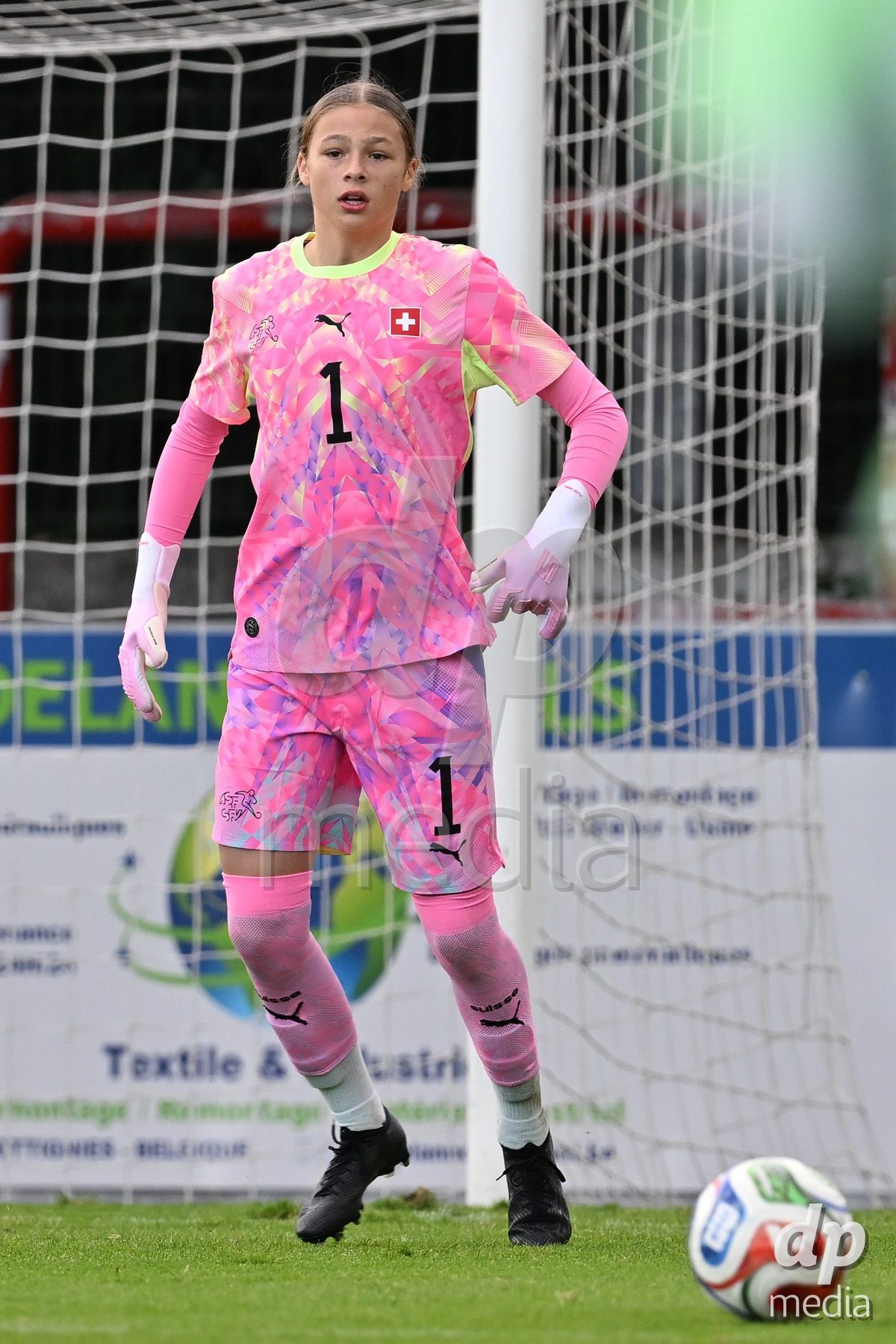 MOUSCRON, BELGIUM - OCTOBER 22: goalkeeper Luna Maulaz (1) of Switzerland pictured during the International Women's Friendly match between Belgium U16 and Switzerland U16 at Le Cannonier on October 22, 2026 in Mouscron, Belgium.