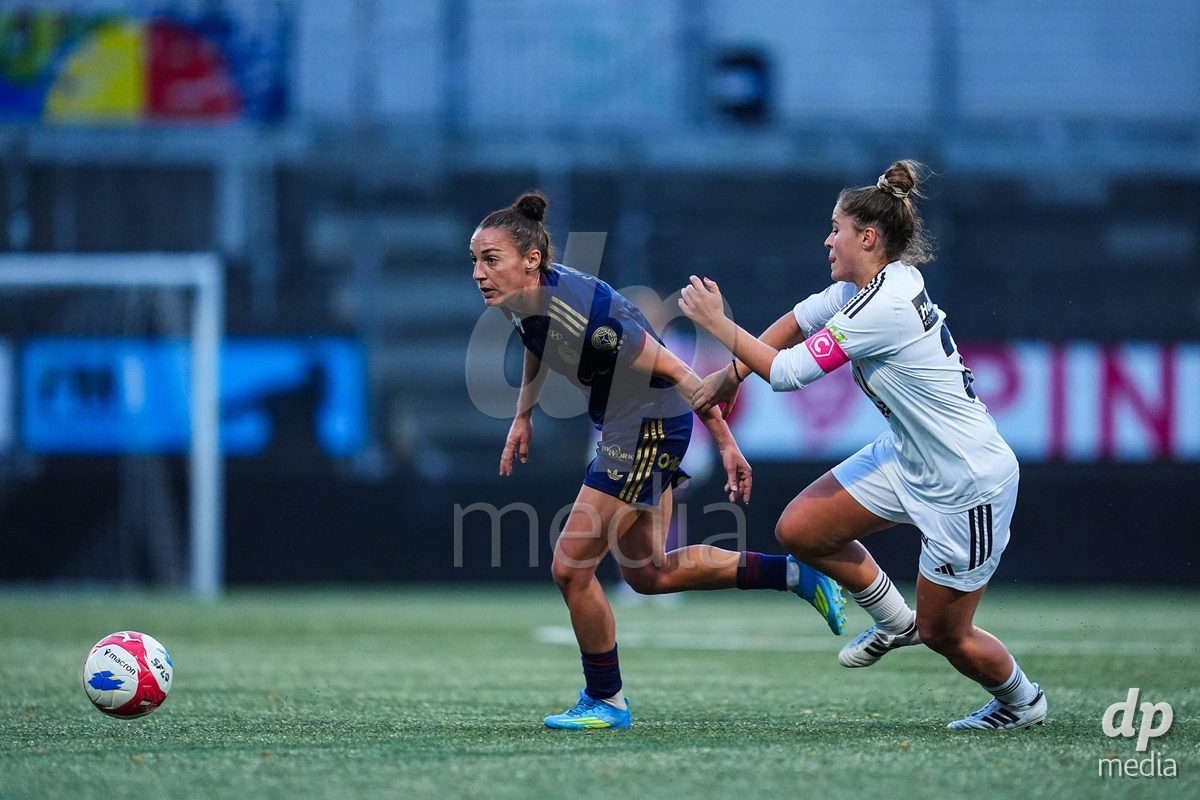 WIL, SWITZERLAND - OCTOBER 24: Paula Serrano of Servette FC Chenois Feminin (L) and Jennifer Wyss of FC Wil (R) battle for the ball (duel)  during the AXA Women's Cup match between FC Wil 1900 and Servette FC Chenois Feminin at Lidl Sportpark on October 24, 2026 in Wil, Switzerland.
