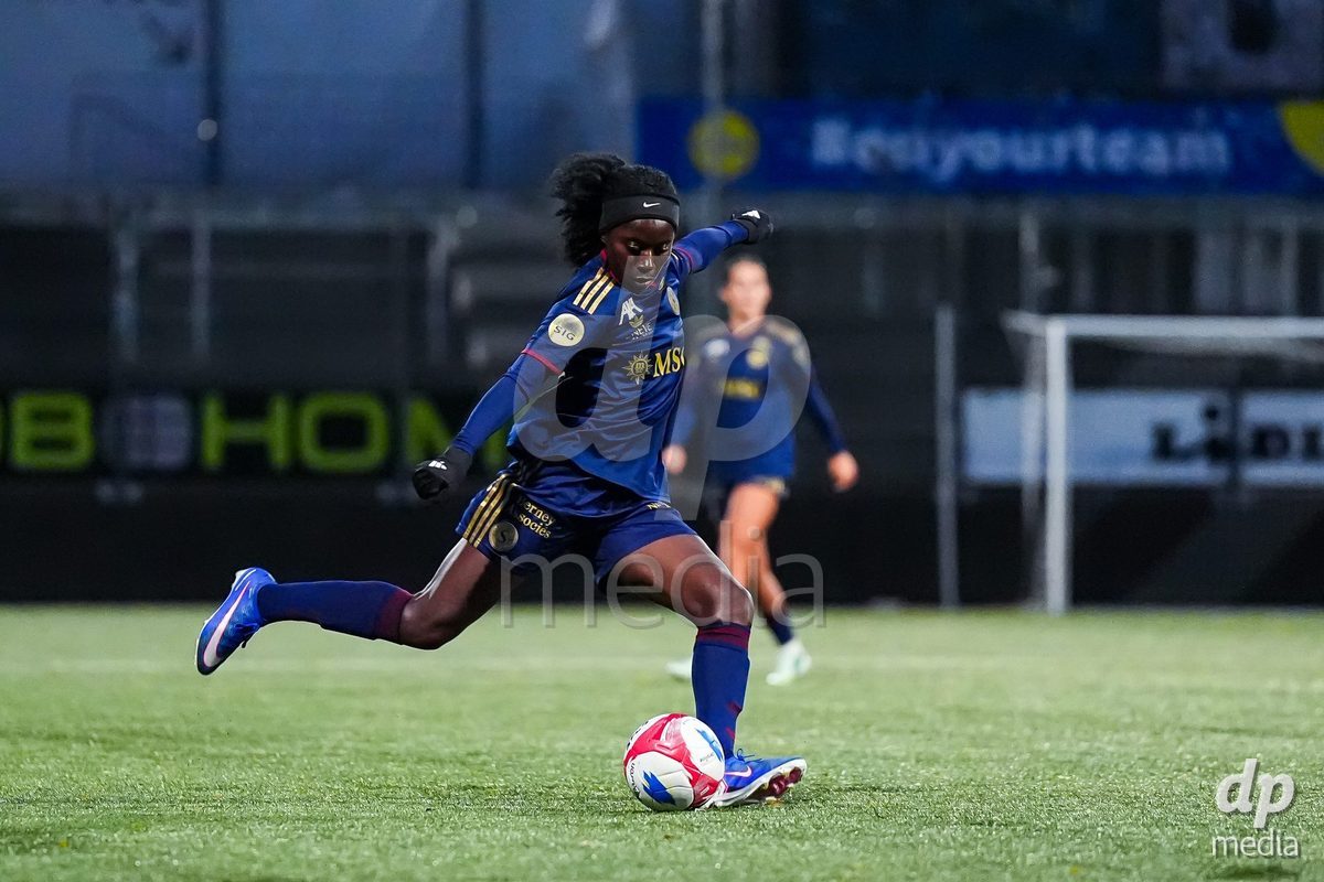 WIL, SWITZERLAND - OCTOBER 24: Benedicte Simon of Servette FC Chenois Feminin shoots the ball during the AXA Women's Cup match between FC Wil 1900 and Servette FC Chenois Feminin at Lidl Sportpark on October 24, 2026 in Wil, Switzerland.