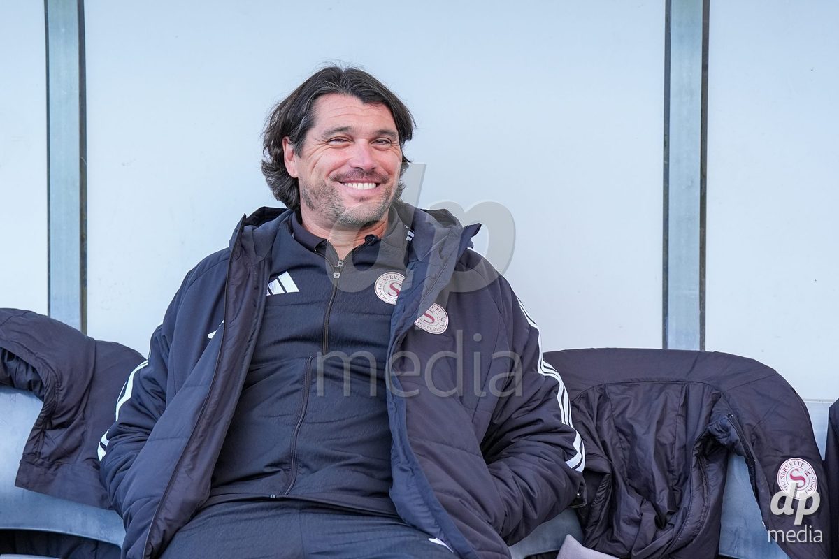 WIL, SWITZERLAND - OCTOBER 24:  Cristian Damian Toro, Head Coach of Servette FC Chenois Feminin during the AXA Women's Cup match between FC Wil 1900 and Servette FC Chenois Feminin at Lidl Sportpark on October 24, 2026 in Wil, Switzerland.