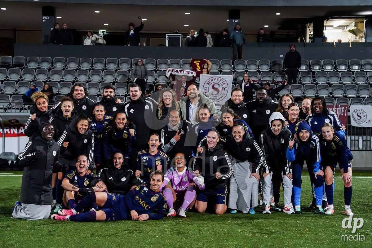 WIL, SWITZERLAND - OCTOBER 24: Teampohto of Servette after the victory during the AXA Women's Cup match between FC Wil 1900 and Servette FC Chenois Feminin at Lidl Sportpark on October 24, 2026 in Wil, Switzerland.