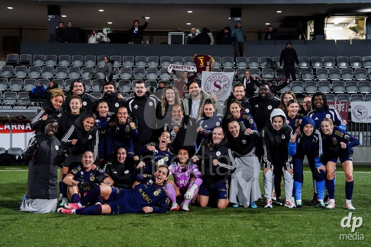 WIL, SWITZERLAND - OCTOBER 24: Teampohto of Servette after the victory during the AXA Women's Cup match between FC Wil 1900 and Servette FC Chenois Feminin at Lidl Sportpark on October 24, 2026 in Wil, Switzerland.