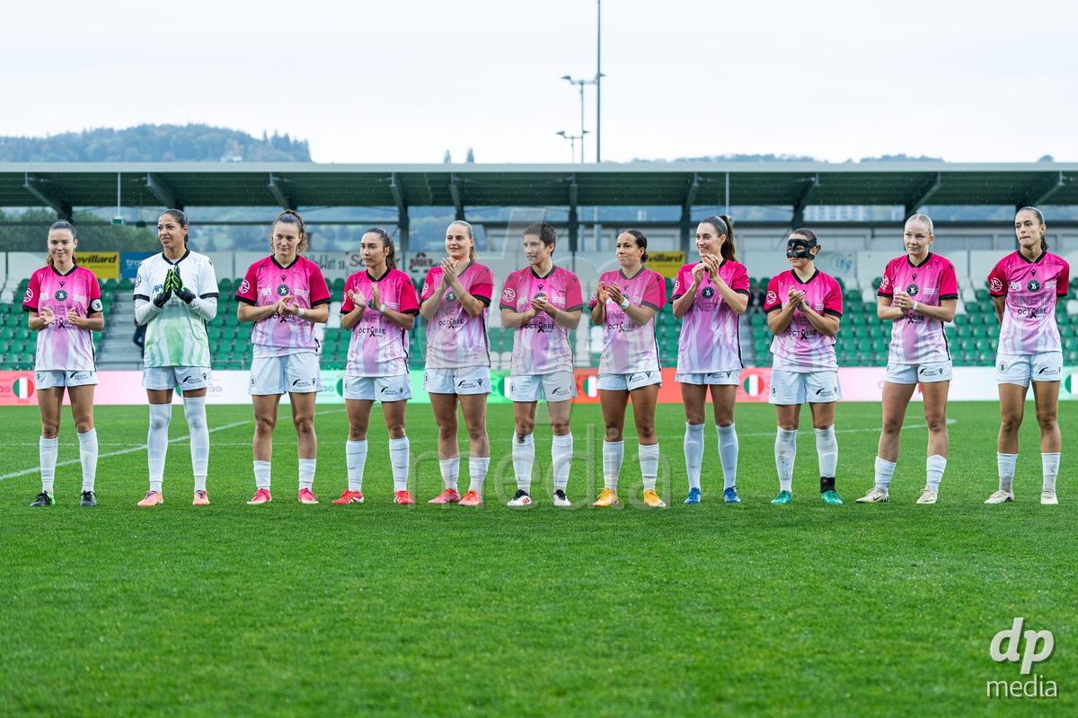 YVERDON-LES-BAINS, SWITZERLAND - OCTOBER 18: Yverdon Sport Women during the AXA Women's Super League match between FC Yverdon Women and FC Rapperswil-Jona at Stade Municipal on October 18, 2026 in Yverdon-les-Bains, Switzerland.