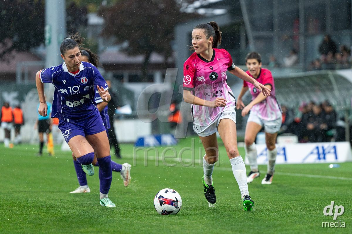 YVERDON-LES-BAINS, SWITZERLAND - OCTOBER 18: Chloé Marie Anne Le Franc of Yverdon Sport Women runs with the ball during the AXA Women's Super League match between FC Yverdon Women and FC Rapperswil-Jona at Stade Municipal on October 18, 2026 in Yverdon-les-Bains, Switzerland.