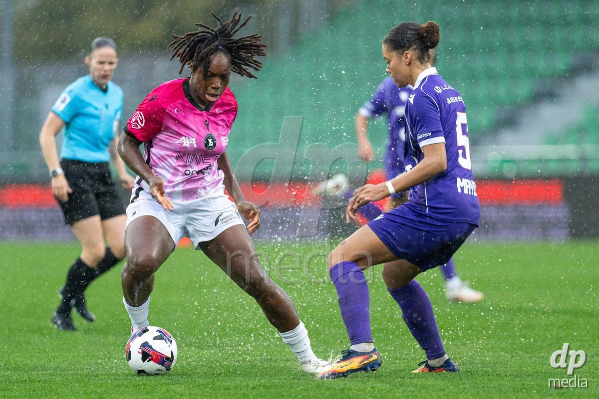 YVERDON-LES-BAINS, SWITZERLAND - OCTOBER 18: Maeva Sogan of Yverdon Sport Women dribbles during the AXA Women's Super League match between FC Yverdon Women and FC Rapperswil-Jona at Stade Municipal on October 18, 2026 in Yverdon-les-Bains, Switzerland.