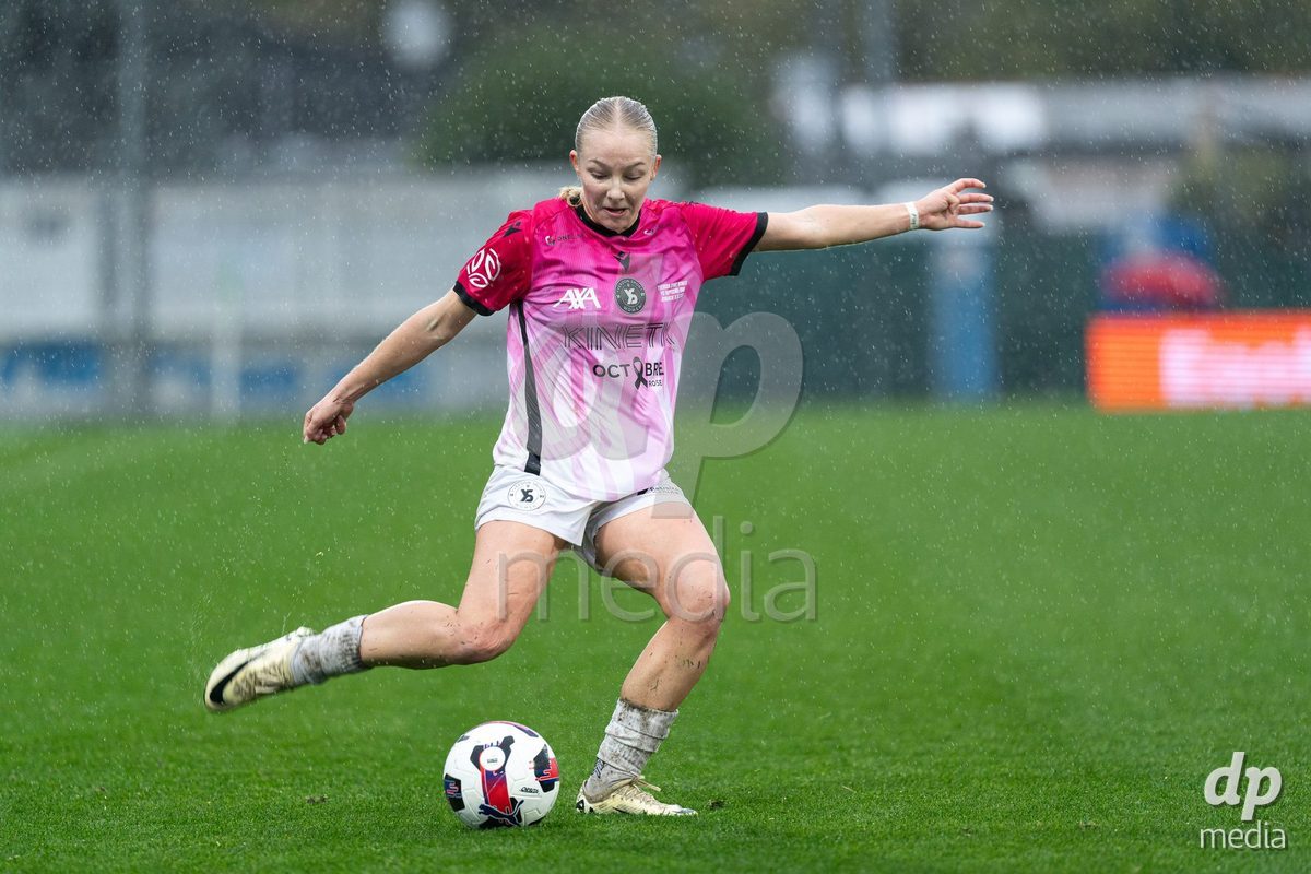 YVERDON-LES-BAINS, SWITZERLAND - OCTOBER 18: Léane Fontaine of Yverdon Sport Women in action during the AXA Women's Super League match between FC Yverdon Women and FC Rapperswil-Jona at Stade Municipal on October 18, 2026 in Yverdon-les-Bains, Switzerland.