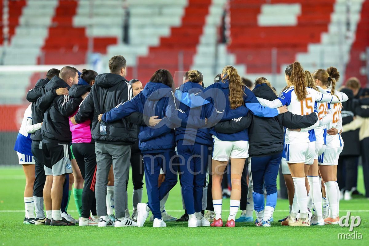 THUN, SWITZERLAND - OCTOBER 25: The Team GC Frauenfussball after the AXA Women's Cup match between FC Thun and GC Frauenfussball at Visana Stadion on October 25, 2026 in Thun, Switzerland.