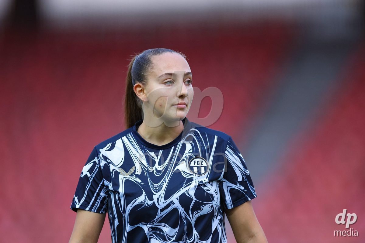 ZURICH, SWITZERLAND - OCTOBER 16: Janina Egli (7, FC Zürich Frauen) during the AXA Women's Super League match between FC Zurich and FC St. Gallen 1879 at Letzigrund on October 16, 2026 in Zurich, Switzerland.