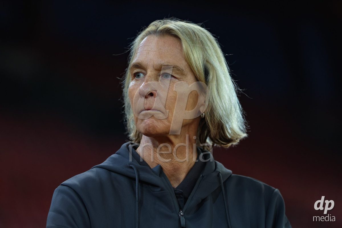 ZURICH, SWITZERLAND - OCTOBER 16: Martina Voss-Tecklenburg (Head Coach, FC Zürich Frauen) during the AXA Women's Super League match between FC Zurich and FC St. Gallen 1879 at Letzigrund on October 16, 2026 in Zurich, Switzerland.
