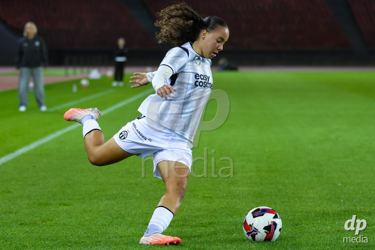 ZURICH, SWITZERLAND - OCTOBER 16: Nevia Stoob (28, FC Zürich Frauen) during the AXA Women's Super League match between FC Zurich and FC St. Gallen 1879 at Letzigrund on October 16, 2026 in Zurich, Switzerland.