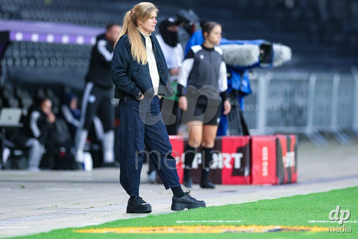 BERN, SWITZERLAND - OCTOBER 17: Imke Wübbenhorst (Head Coach, BSC YB Frauen) during the AXA Women's Super League match between BSC YB Frauen and GC Frauenfussball at Wankdorf Stadion on October 17, 2026 in Bern, Switzerland.