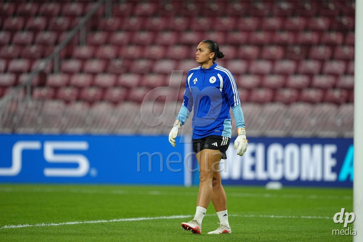 GENEVA, SWITZERLAND - OCTOBER 28: Goalkeeper Jacintha Weimar of Servette FC Chenois Feminin during the UEFA Women's Champions League match between Servette FC Chenois Feminin and OH Leuven at Stade de Geneve on October 28, 2026 in Geneva, Switzerland.