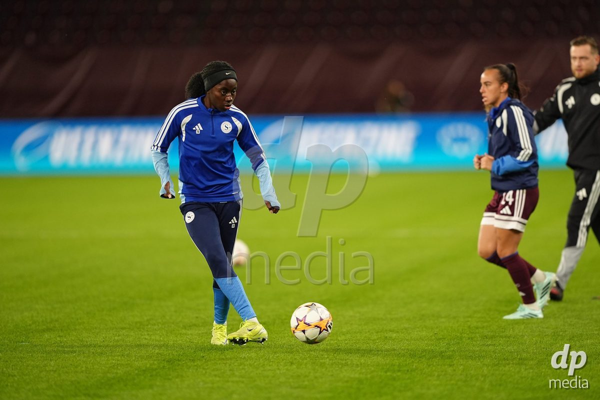 GENEVA, SWITZERLAND - OCTOBER 28: Benedicte Simon of Servette FC Chenois Feminin during warmup before the UEFA Women's Champions League match between Servette FC Chenois Feminin and OH Leuven at Stade de Geneve on October 28, 2026 in Geneva, Switzerland.