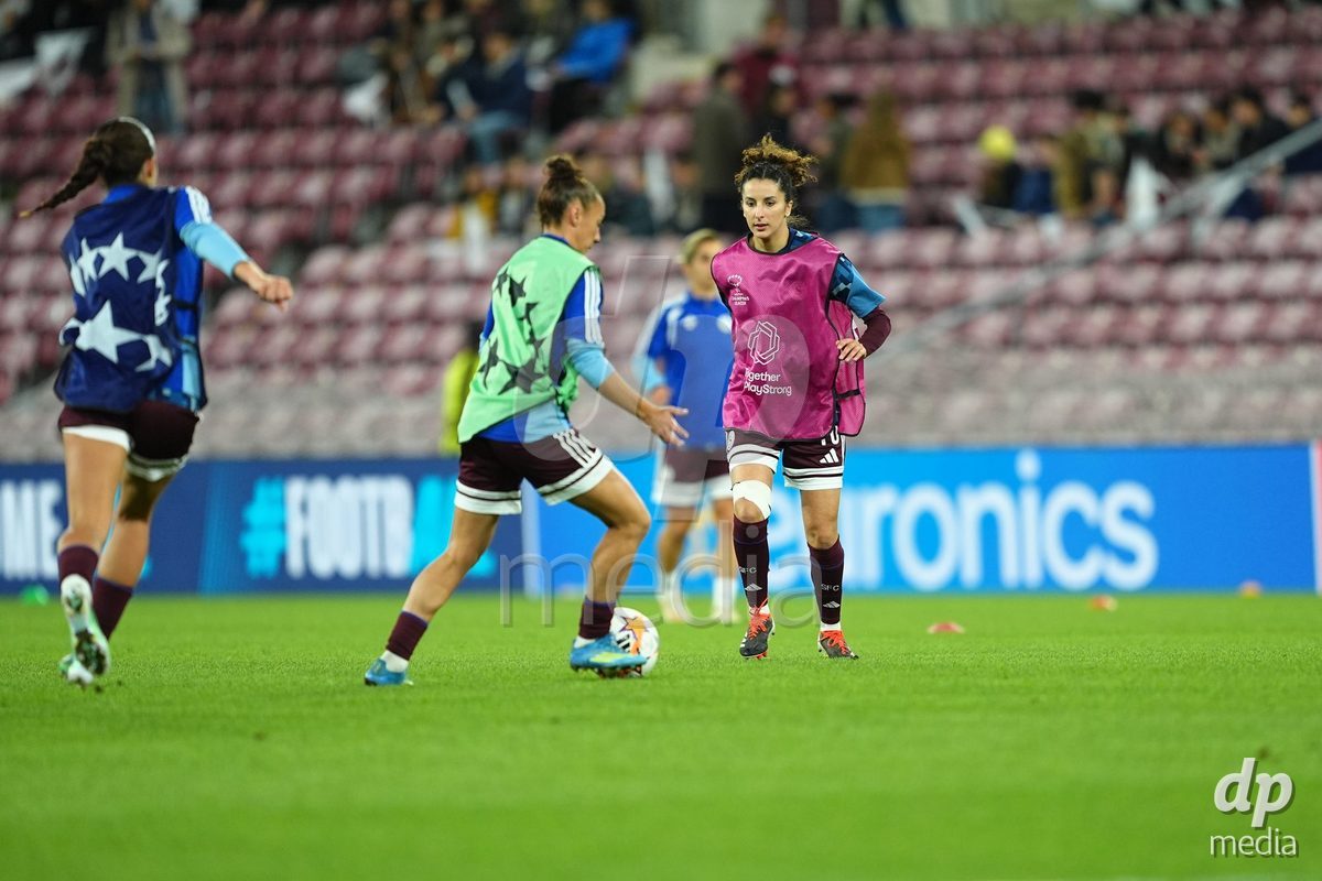 GENEVA, SWITZERLAND - OCTOBER 28: Ghoutia Karchouni of Servette FC Chenois Feminin during warmup before the UEFA Women's Champions League match between Servette FC Chenois Feminin and OH Leuven at Stade de Geneve on October 28, 2026 in Geneva, Switzerland.