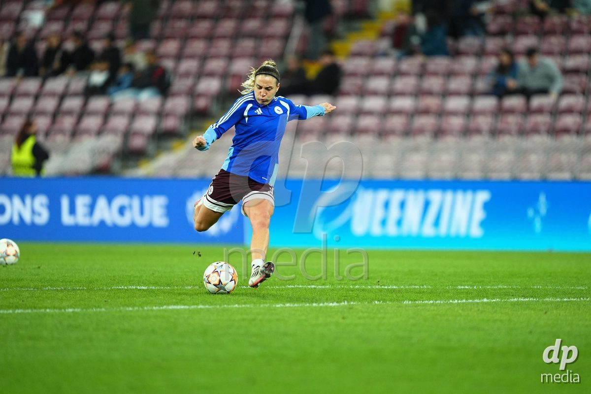 GENEVA, SWITZERLAND - OCTOBER 28: Gloria Marinelli of Servette FC Chenois Feminin during warmup before the UEFA Women's Champions League match between Servette FC Chenois Feminin and OH Leuven at Stade de Geneve on October 28, 2026 in Geneva, Switzerland.