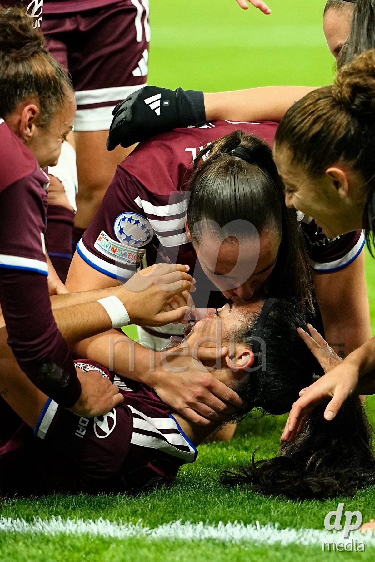 GENEVA, SWITZERLAND - OCTOBER 28: Paola Hernandez of Servette FC Chenois Feminin got a kiss of Magdalena Sobal of Servette FC Chenois Feminin after scoring the first goal for Servette FC Chenois Feminin during the UEFA Women's Champions League match between Servette FC Chenois Feminin and OH Leuven at Stade de Geneve on October 28, 2026 in Geneva, Switzerland.