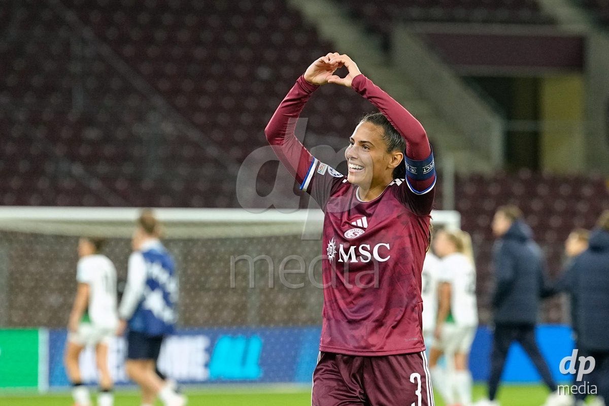 GENEVA, SWITZERLAND - OCTOBER 28: Daina Bourma of Servette FC Chenois Feminin celebrates to the fans after the UEFA Women's Champions League match between Servette FC Chenois Feminin and OH Leuven at Stade de Geneve on October 28, 2026 in Geneva, Switzerland.