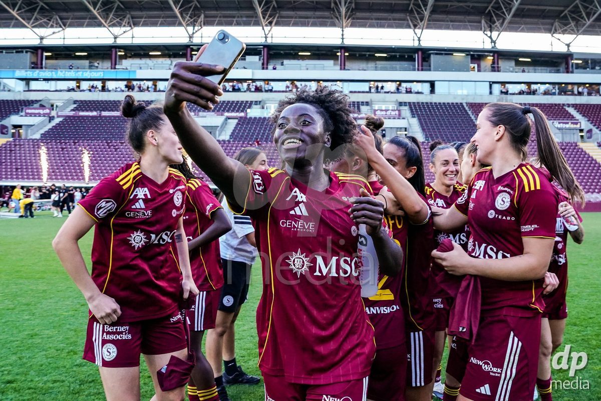 GENEVA, SWITZERLAND - MAY 29: Celebration of team Servette after winning the Final of the AXA Women's Super League match between Servette FC Chenois Feminin and BSC YB Frauen at Stade de Geneve on May 29, 2026 in Geneva, Switzerland.