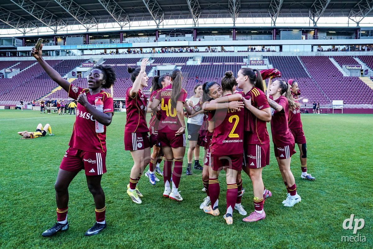 GENEVA, SWITZERLAND - MAY 29: Celebration of team Servette after winning the Final of the AXA Women's Super League match between Servette FC Chenois Feminin and BSC YB Frauen at Stade de Geneve on May 29, 2026 in Geneva, Switzerland.
