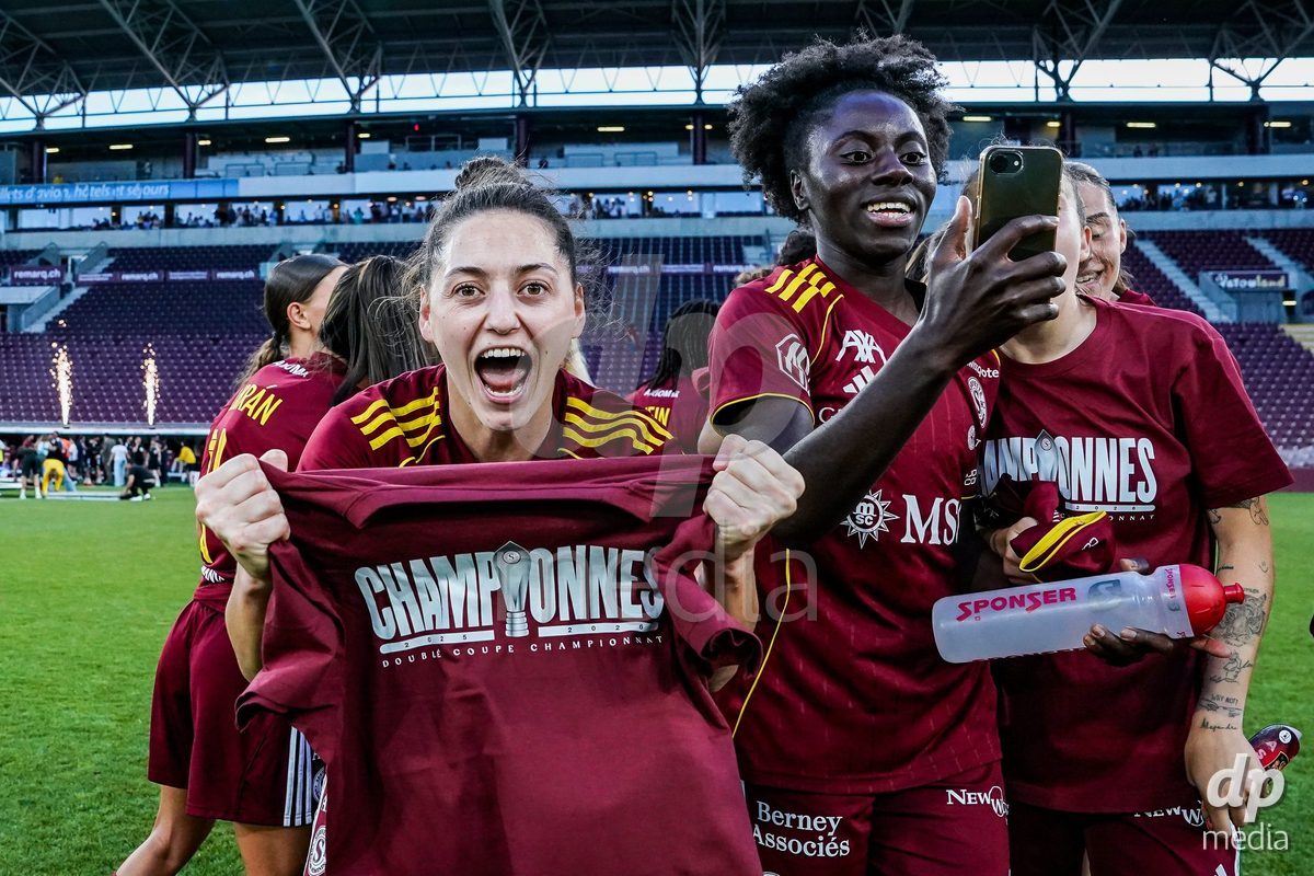 GENEVA, SWITZERLAND - MAY 29: Celebration of team Servette after winning the Final of the AXA Women's Super League match between Servette FC Chenois Feminin and BSC YB Frauen at Stade de Geneve on May 29, 2026 in Geneva, Switzerland.