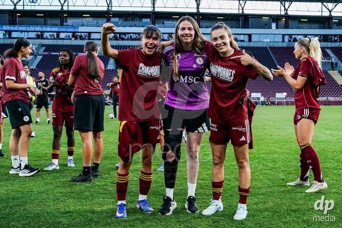 GENEVA, SWITZERLAND - MAY 29: Celebration of team Servette after winning the Final of the AXA Women's Super League match between Servette FC Chenois Feminin and BSC YB Frauen at Stade de Geneve on May 29, 2026 in Geneva, Switzerland.